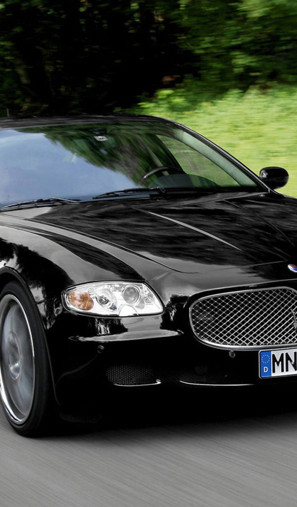 Надежный автомобиль Maserati Quattroporte