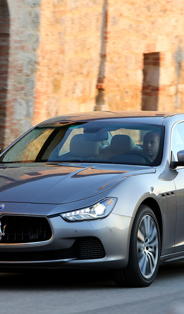 Новая машина Maserati Ghibli