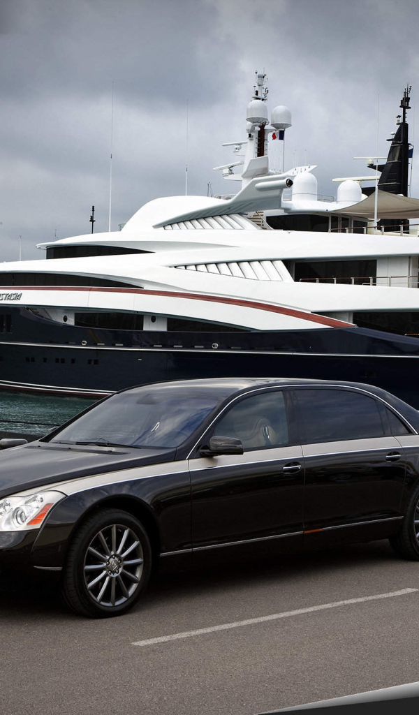  Красивый автомобиль Maybach  2014