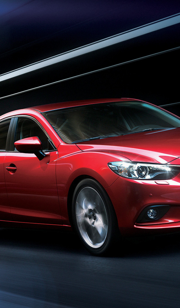 Красивый автомобиль Mazda 6 в Москве