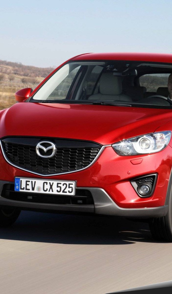 Красивый автомобиль Mazda CX 5 в Москве