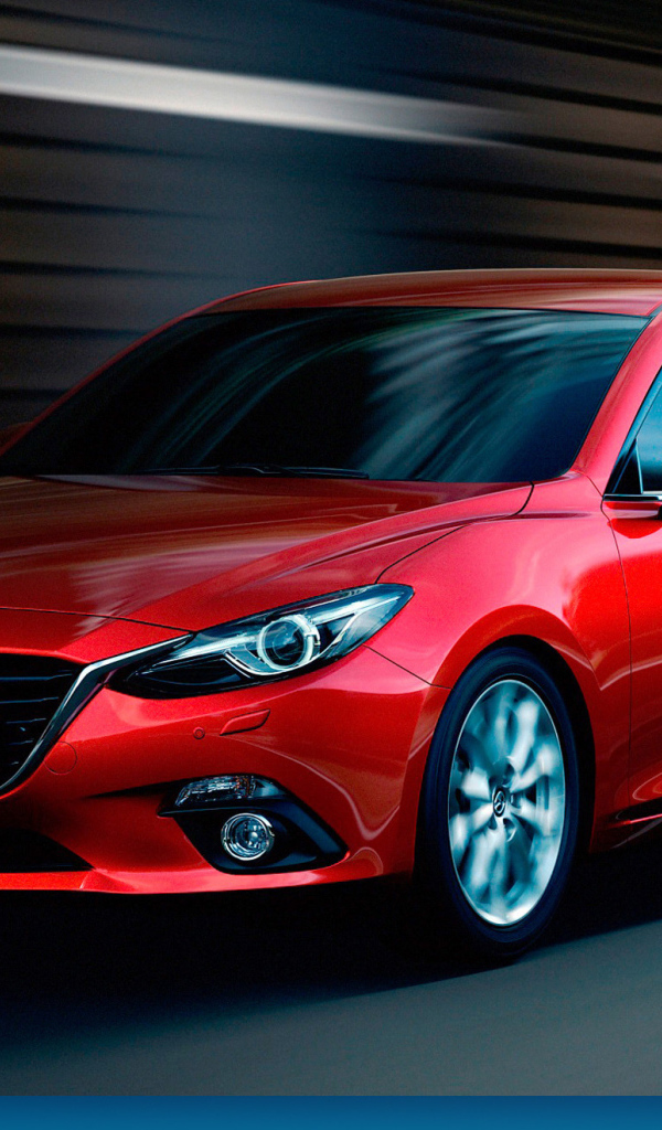 Красивый автомобиль Mazda 3 2014