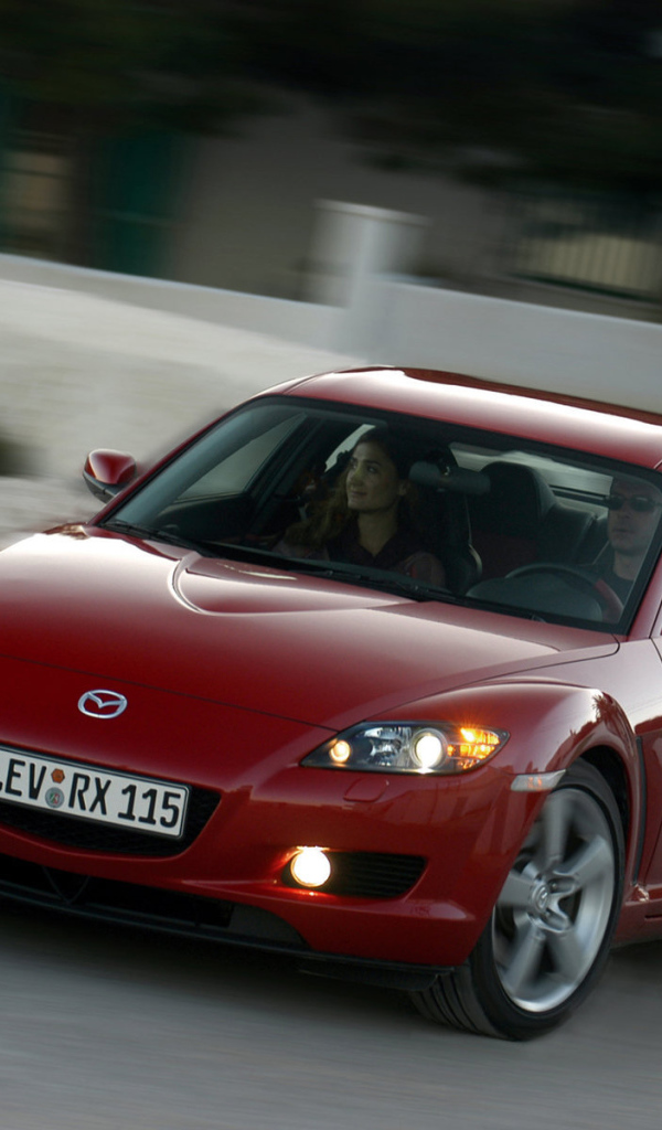 Красивый автомобиль Mazda RX 8 в Москве