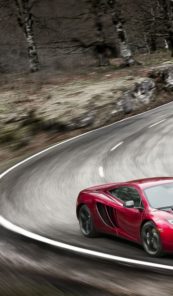 Макларен на дороге