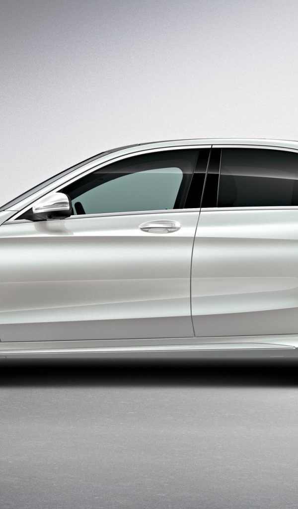 Автомобиль марки Mercedes модели C-Class 2014