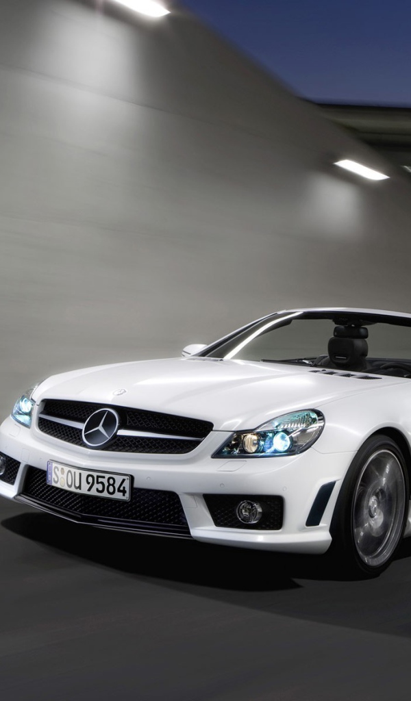 Белый Мерседес кабриолет