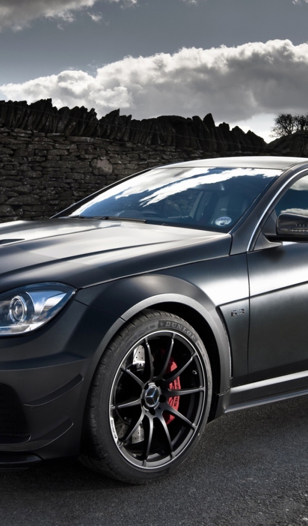 Мерседес C63 серебристый