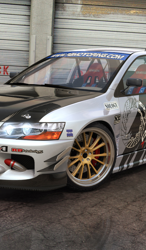 Красивый автомобиль Mitsubishi Lancer Evolution в Москве