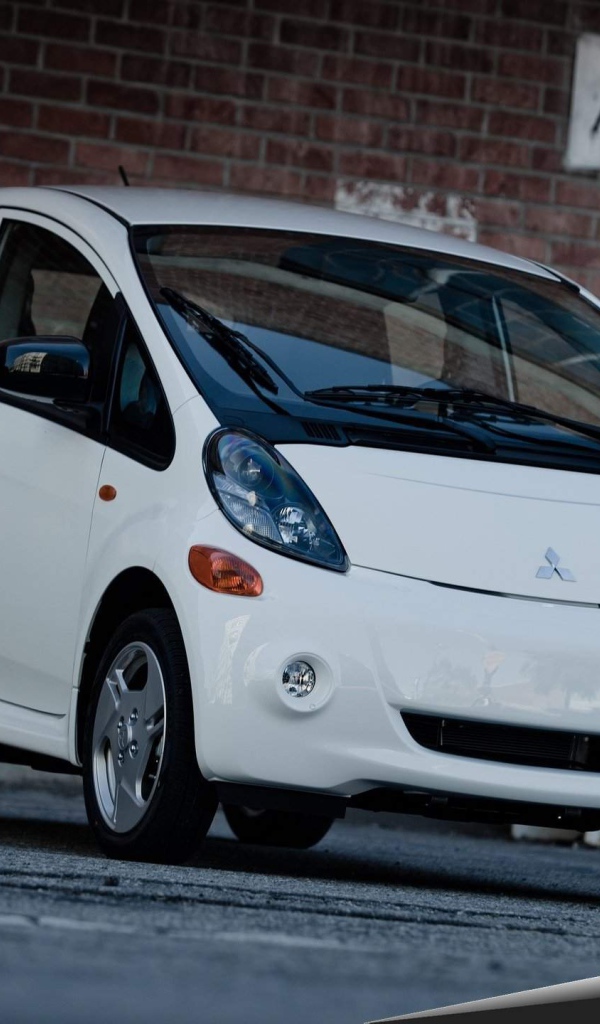 Автомобиль марки Mitsubishi модели Electric