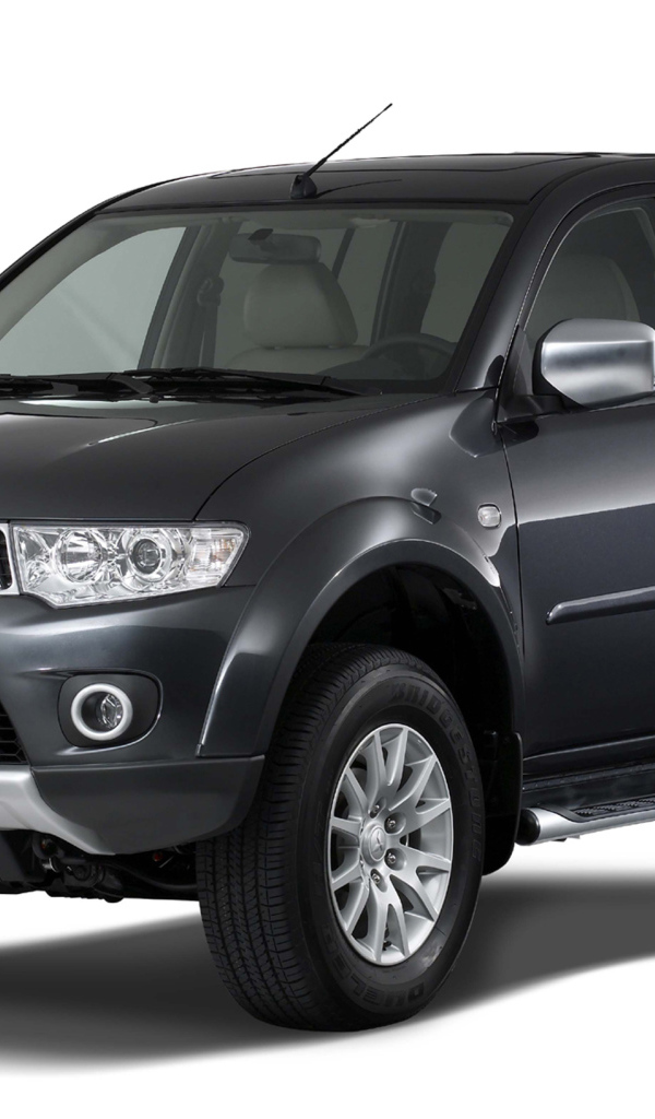 Дизайн автомобиля Mitsubishi Pajero Sport