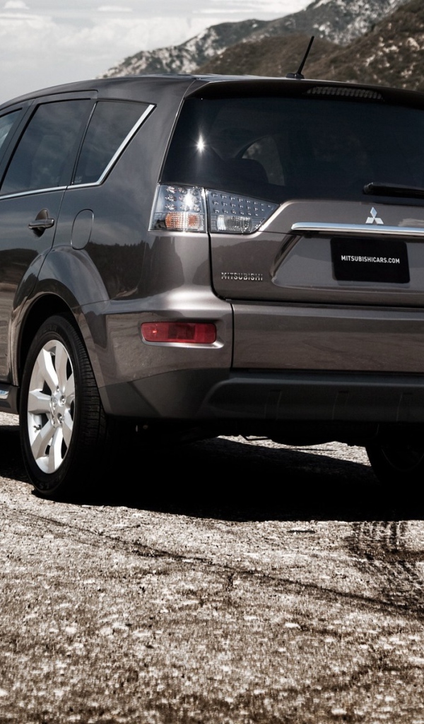 Надежная машина Mitsubishi Outlander