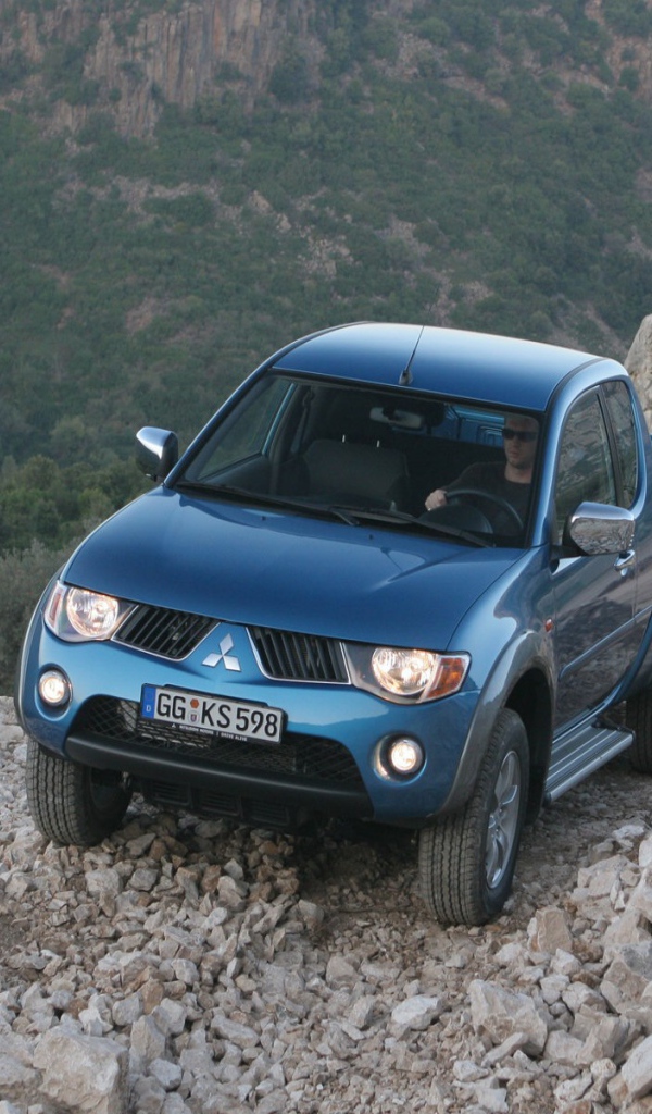 Тест драйв автомобиля Mitsubishi L200