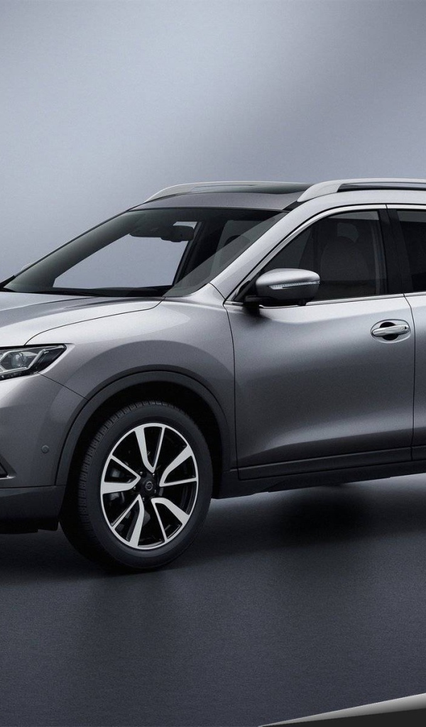 Красивый автомобиль Nissan X-Trail в Москве