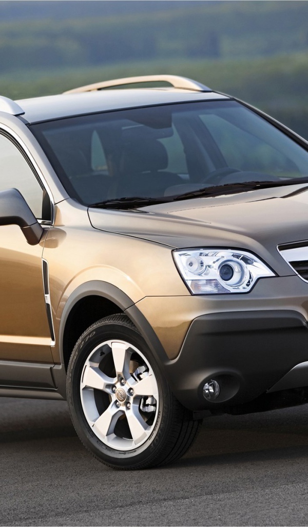 Красивый автомобиль Opel Antara в Москве