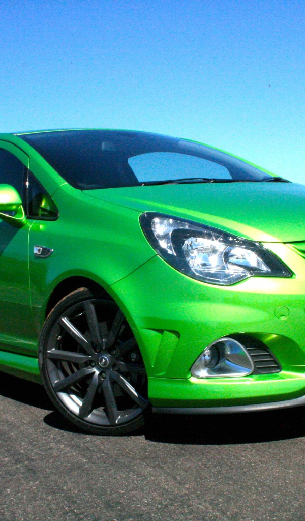 Красивый автомобиль Opel Corsa