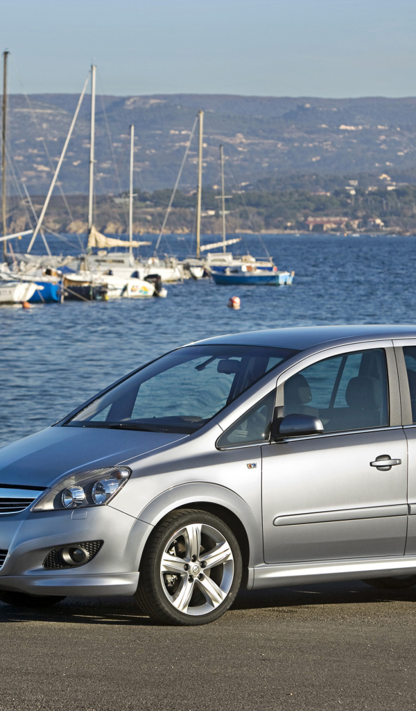 Дизайн автомобиля Opel Zafira