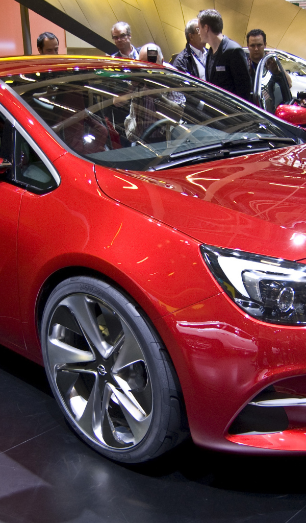 Надежная машина Opel Astra GTC 2014