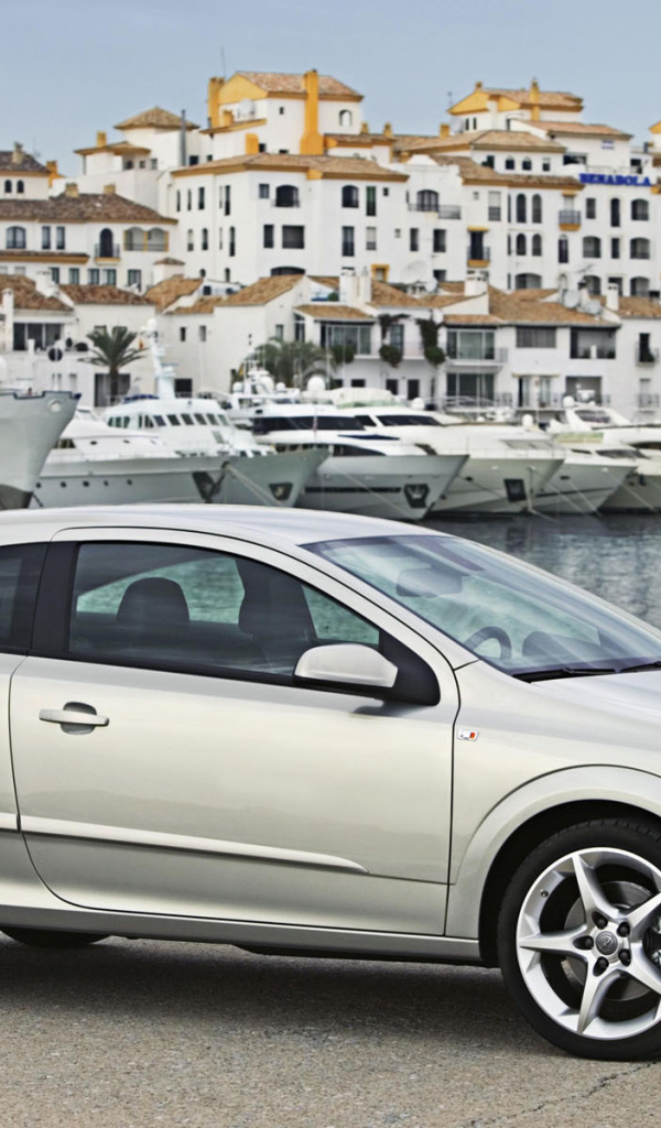 Тест драйв автомобиля Opel Astra GTC