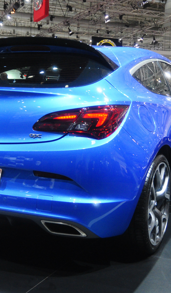 Тест драйв автомобиля Opel Astra