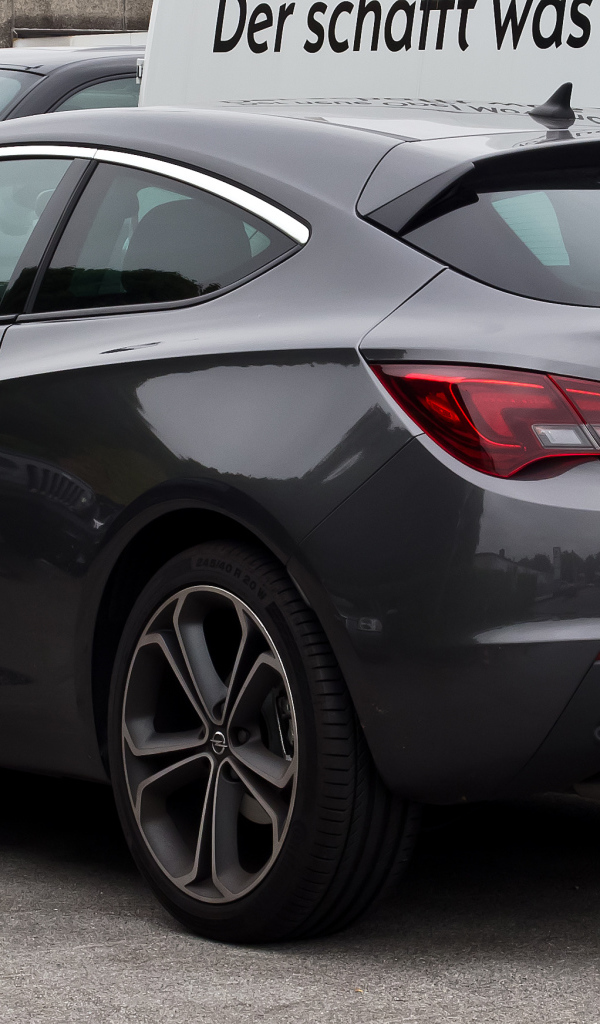 Надежная машина Opel Astra GTC