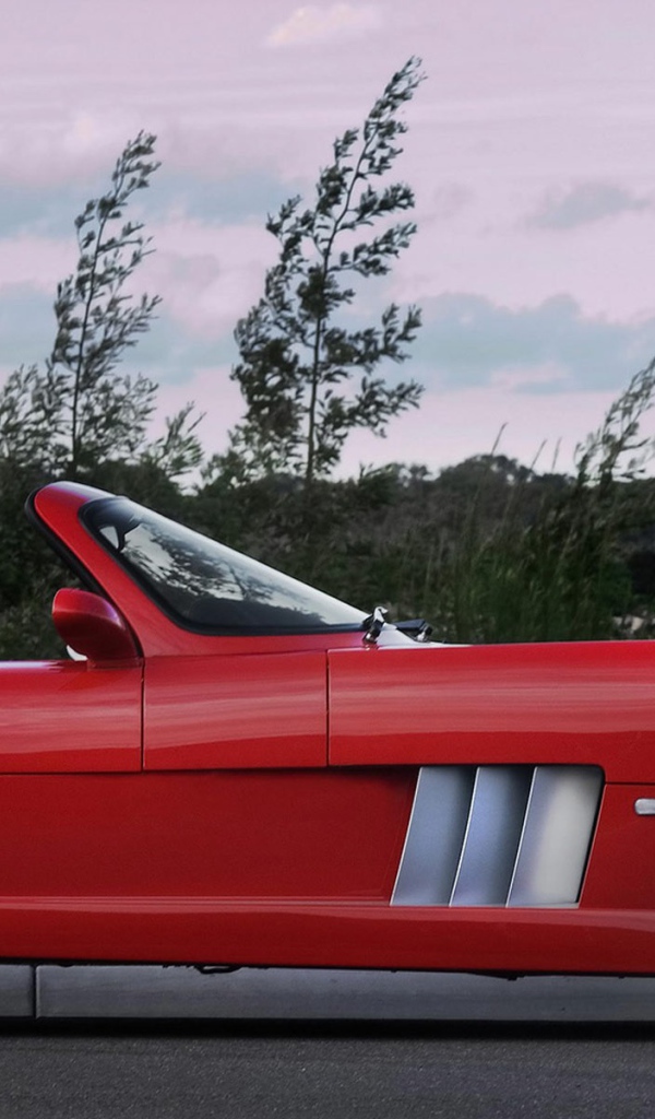 Красный автомобиль