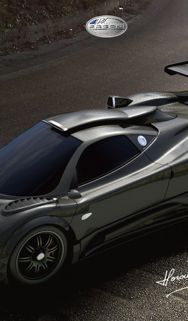 Автомобиль Pagani Zonda на дороге