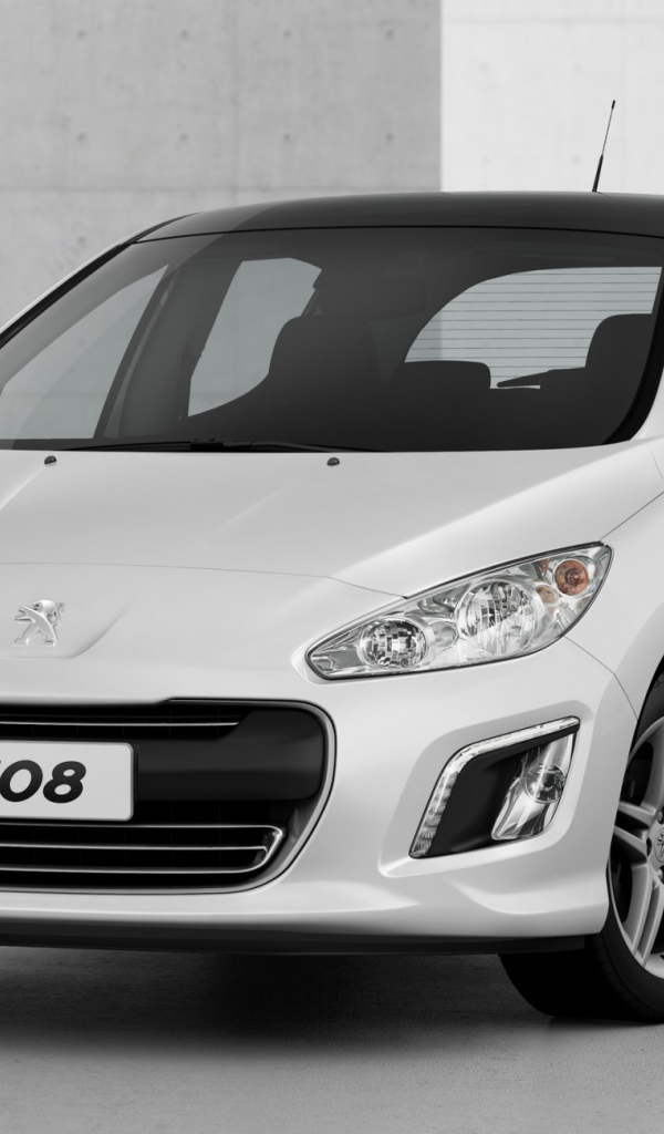 Белый Peugeot 308