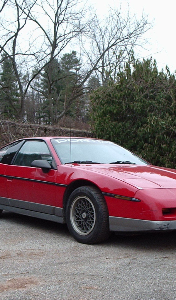 Надежный автомобиль Pontiac Fiero