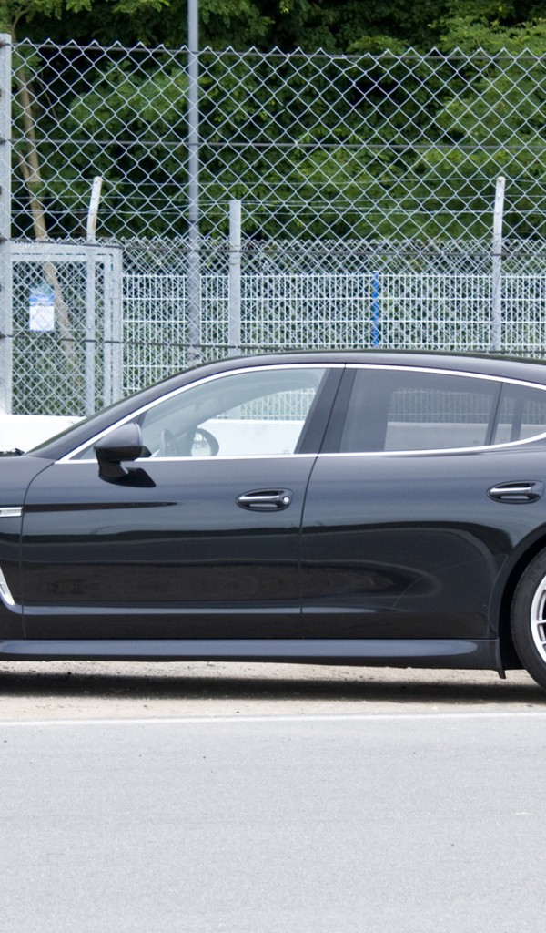 Черный Porsche Panamera