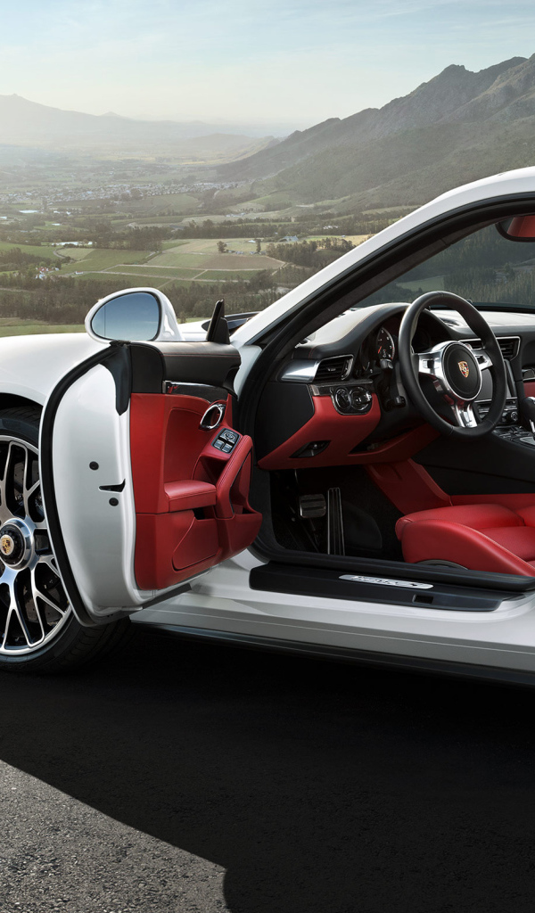 Новая машина Porsche 911 Turbo 2014