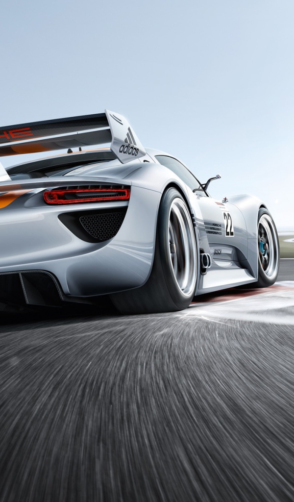 Гоночный Porsche 918