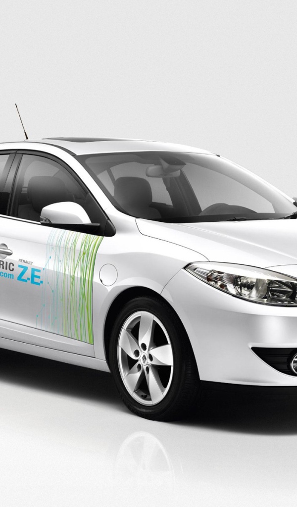 Красивый автомобиль Renault Fluence в Москве