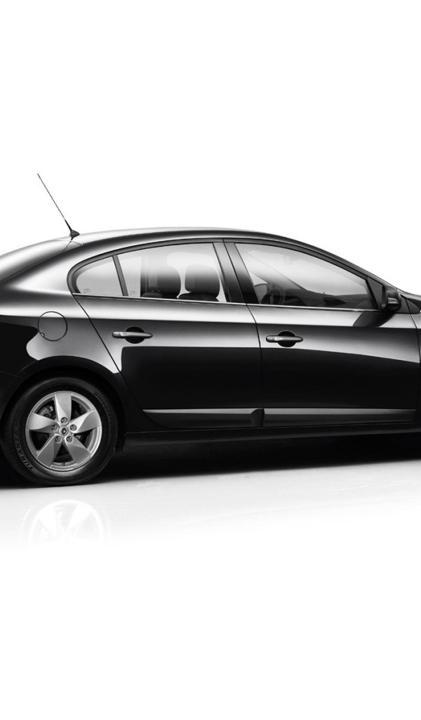 Надежный автомобиль Renault Fluence