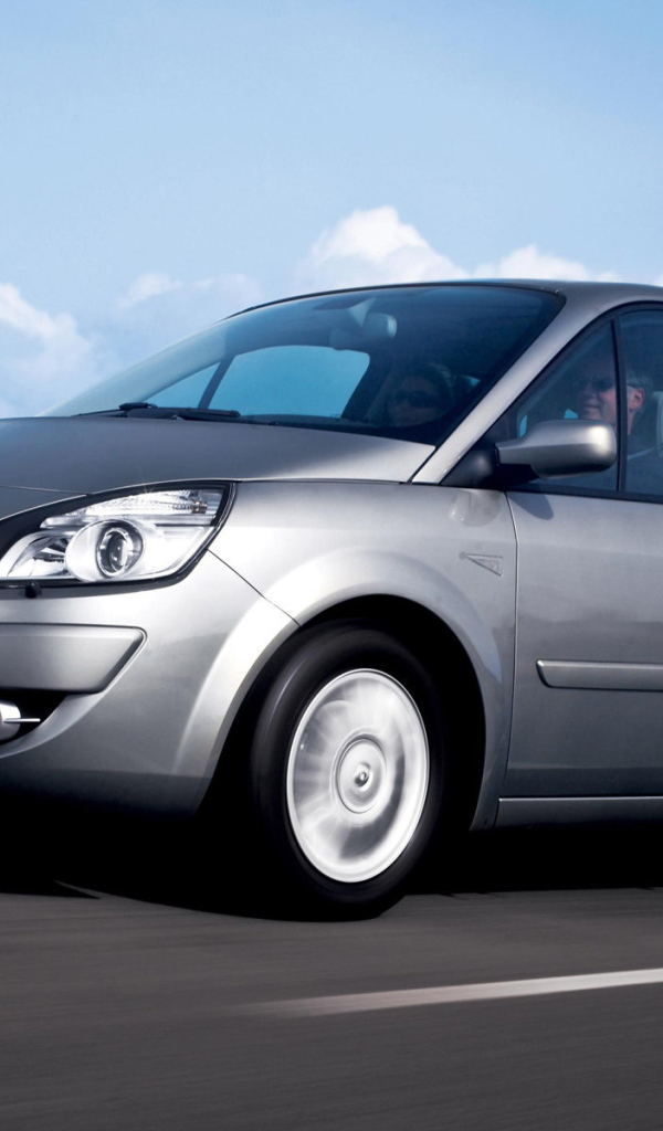 Надежный автомобиль Renault Scenic