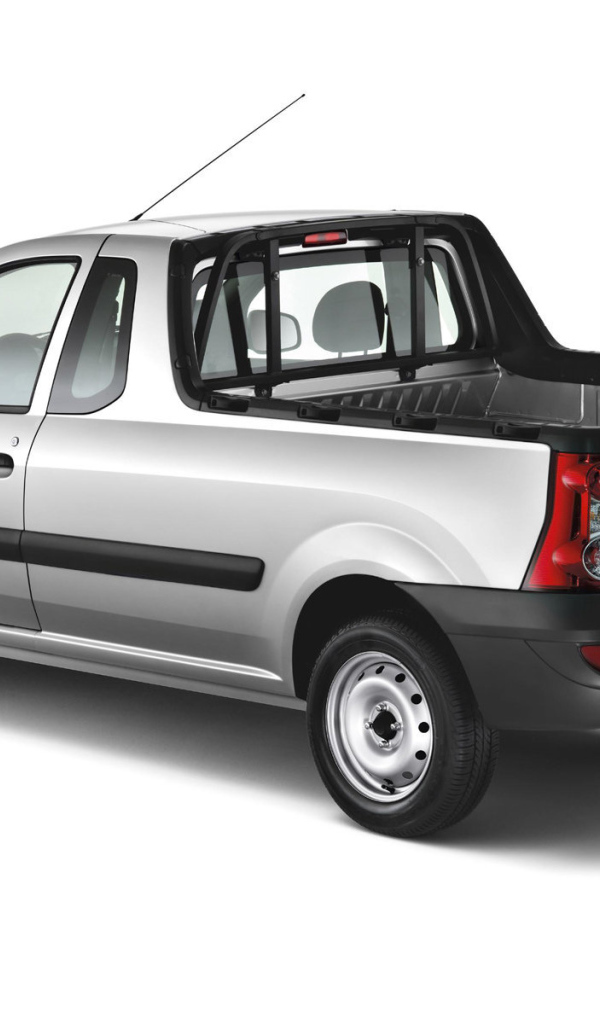 Надежная машина Renault Logan