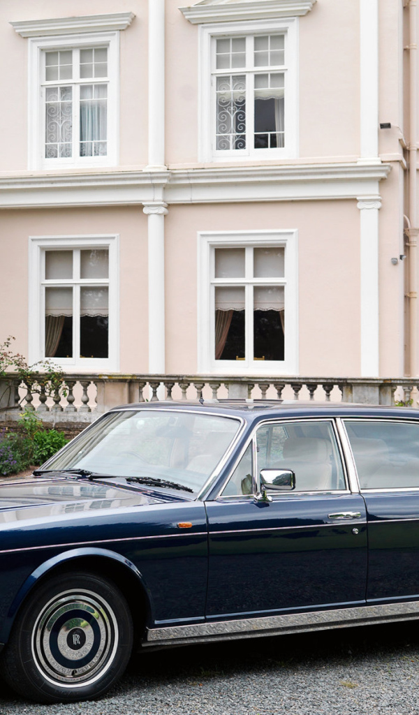 Дизайн автомобиля Rolls Royce Silver Spirit