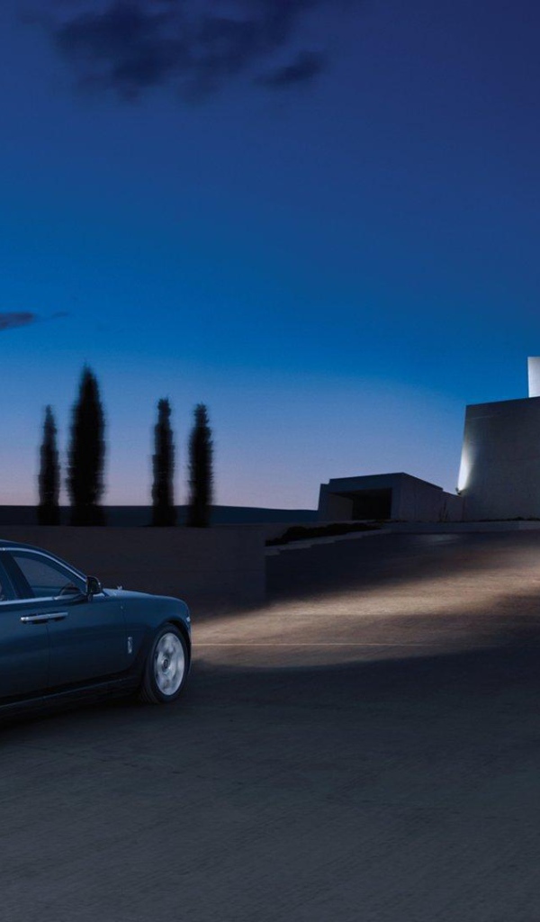  Новый автомобиль Rolls Royce Ghost