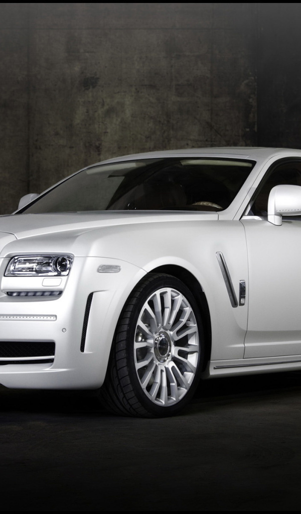 Надежный автомобиль Rolls Royce Ghost