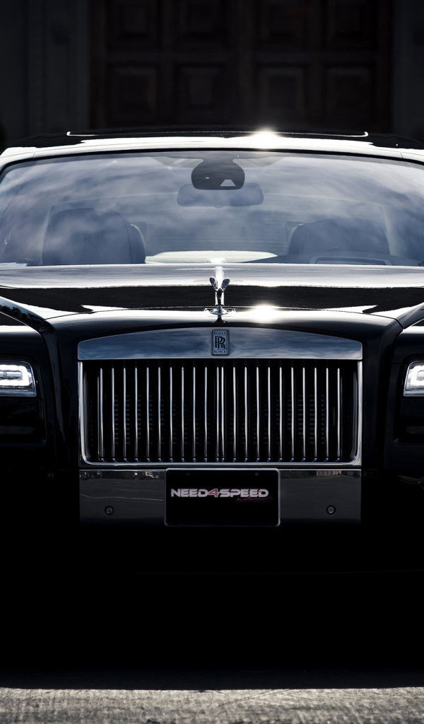 Надежная машина Rolls Royce Ghost