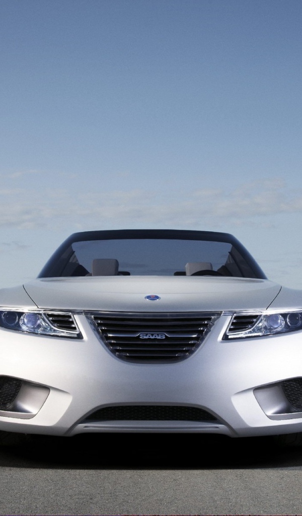 Красивый автомобиль Saab 9-5