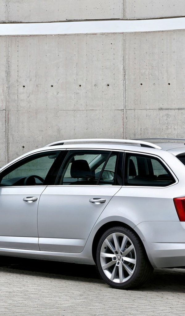 Надежная машина Skoda Octavia 2014