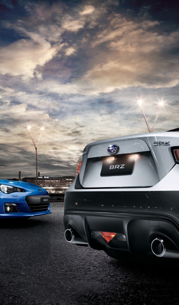 Красивый автомобиль Subaru BRZ в Москве