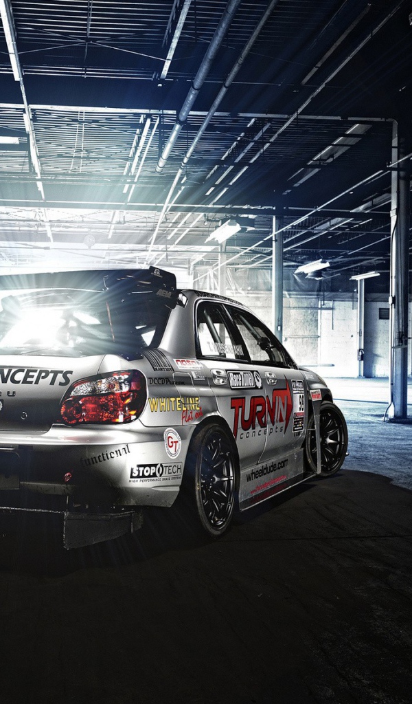 Субару на стоянке