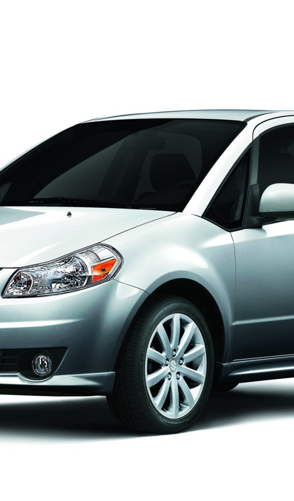 Красивый автомобиль Suzuki SX4 в Москве