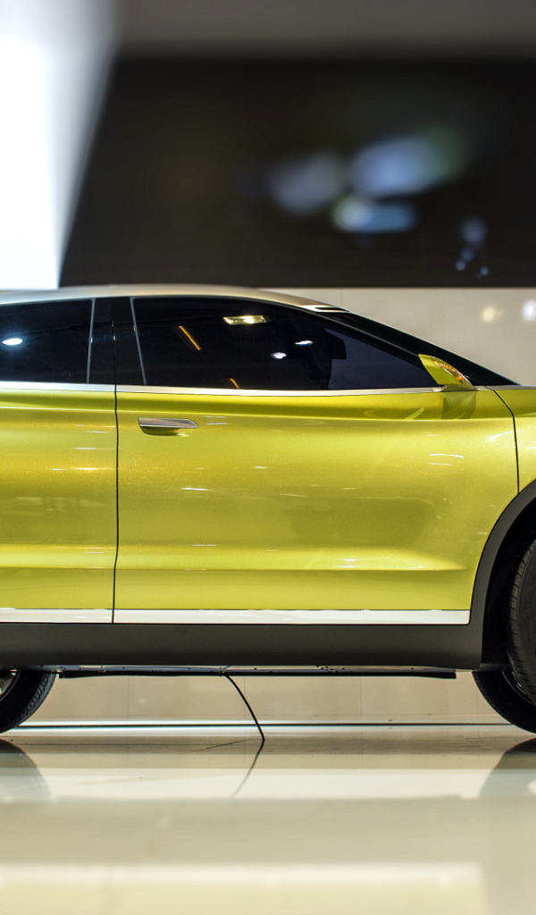 Автомобиль марки Suzuki S-Cross 2014