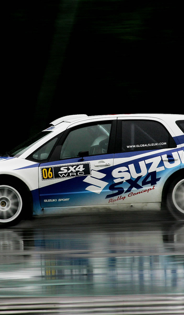 Красивый автомобиль Suzuki SX4