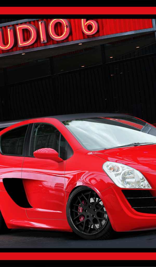 Автомобиль марки Suzuki модели Splash