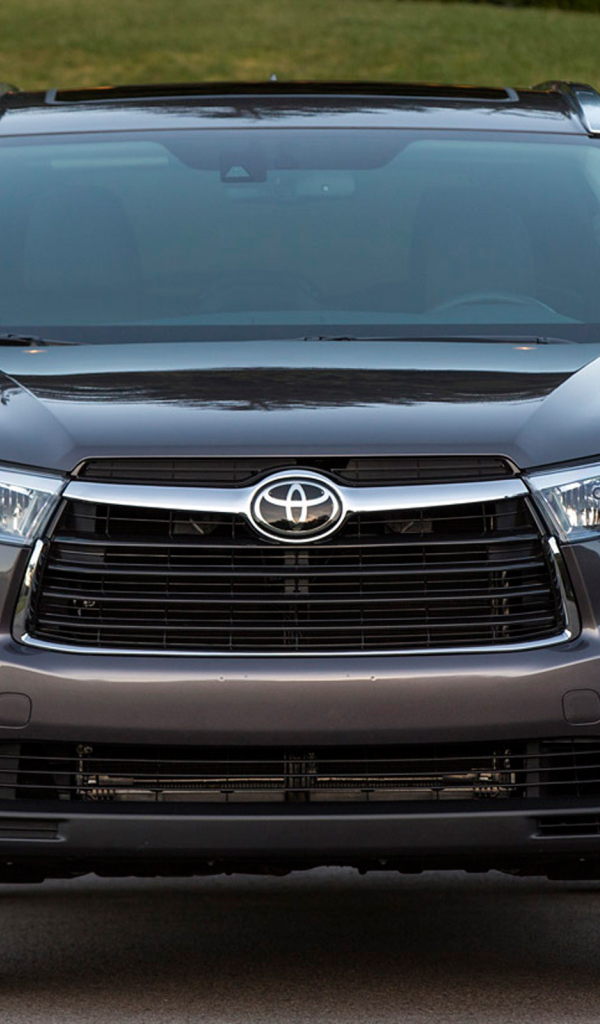 Красивый автомобиль Toyota Highlander 2014 в Москве