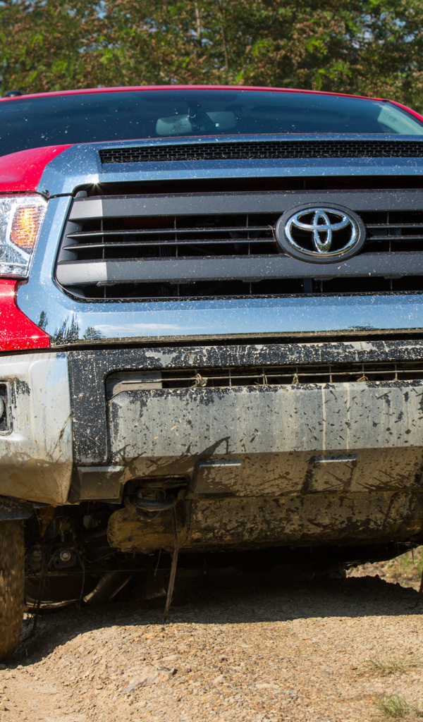 Автомобиль марки Toyota Tundra 2014