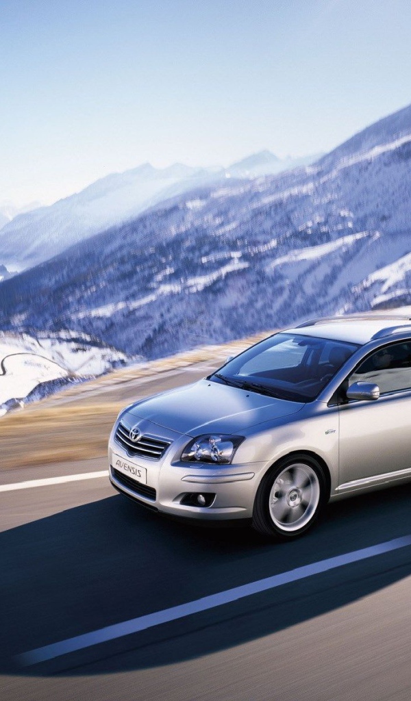 Дизайн автомобиля Toyota Avensis 2013